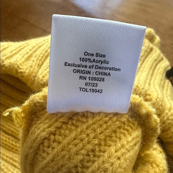 Yellowstone Dutton Ranch Yellow Ribbed Beanie - Picture 4 of 4